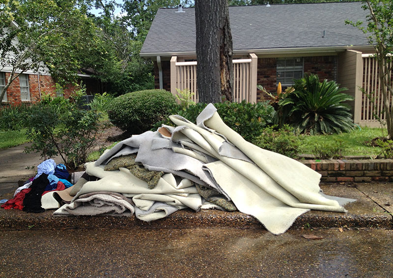 Waterlogged-carpet-is-piled-800px.jpg
