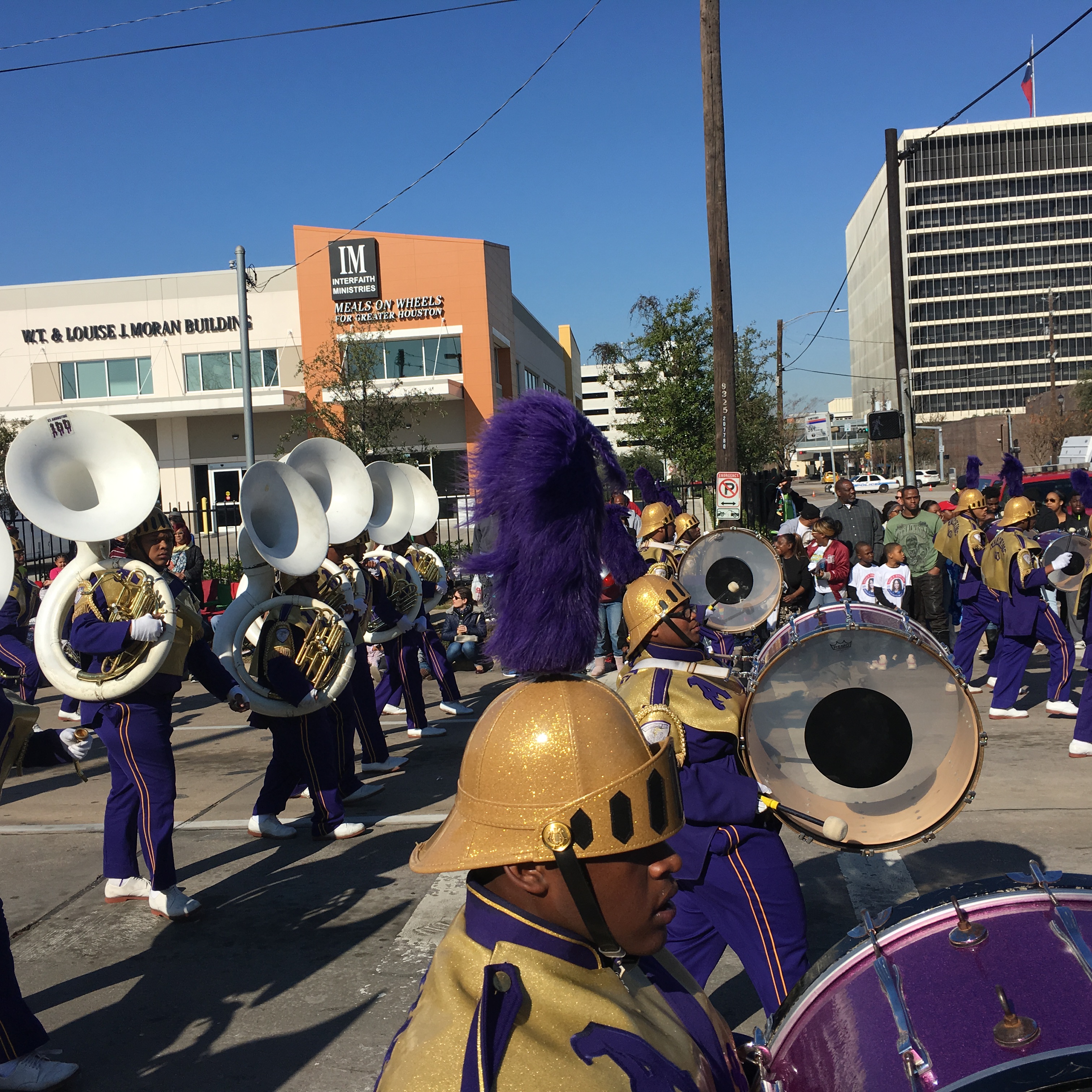 Martin Luther King Jr. Day Parade Draws 300,000 Spectators to Midtown ...