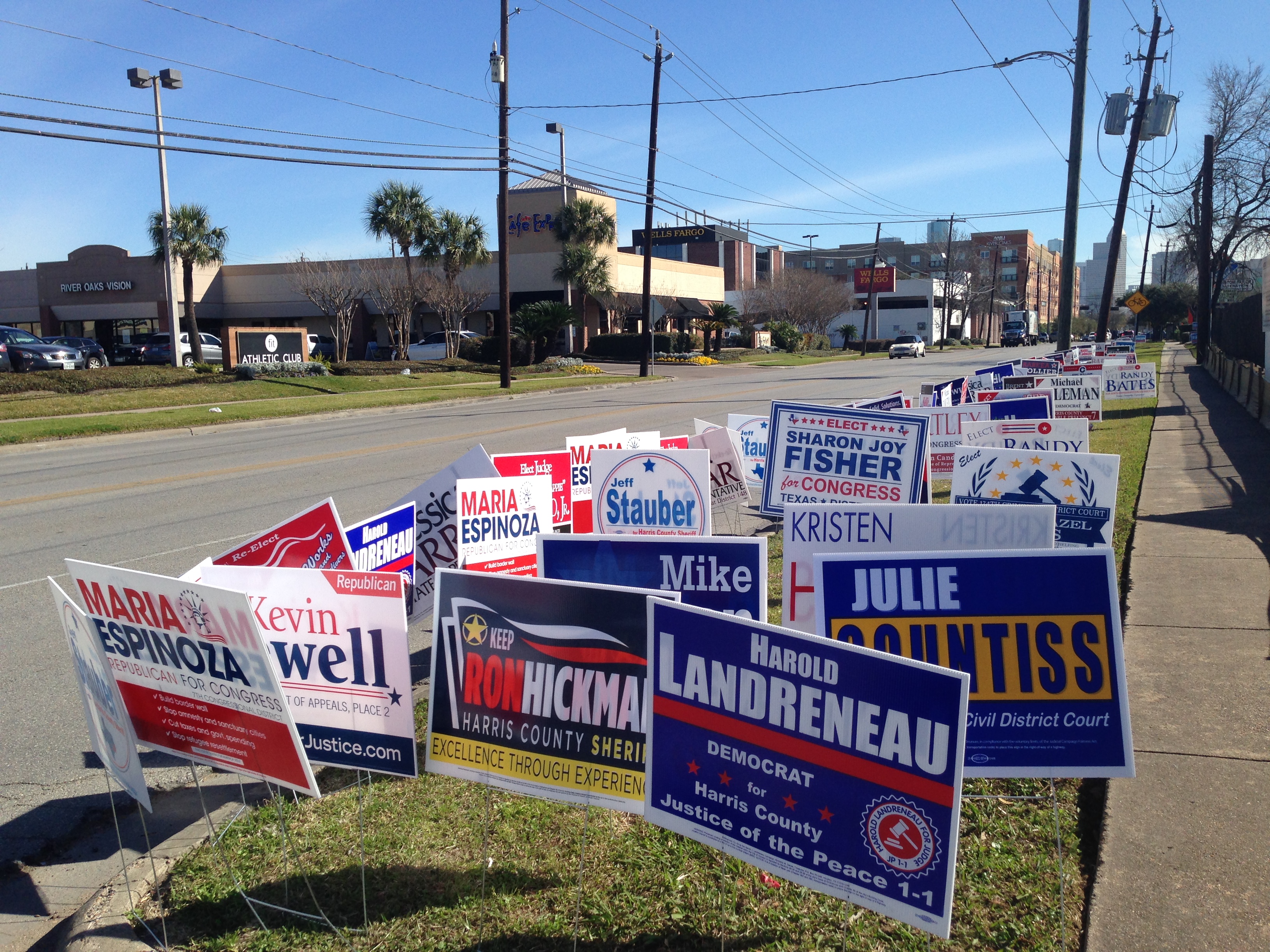 Long lines reported as early voting begins in Texas