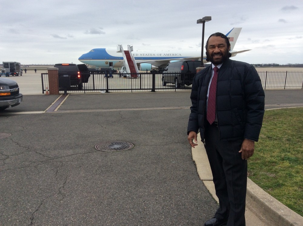 Al Green standing in from on Air Force One