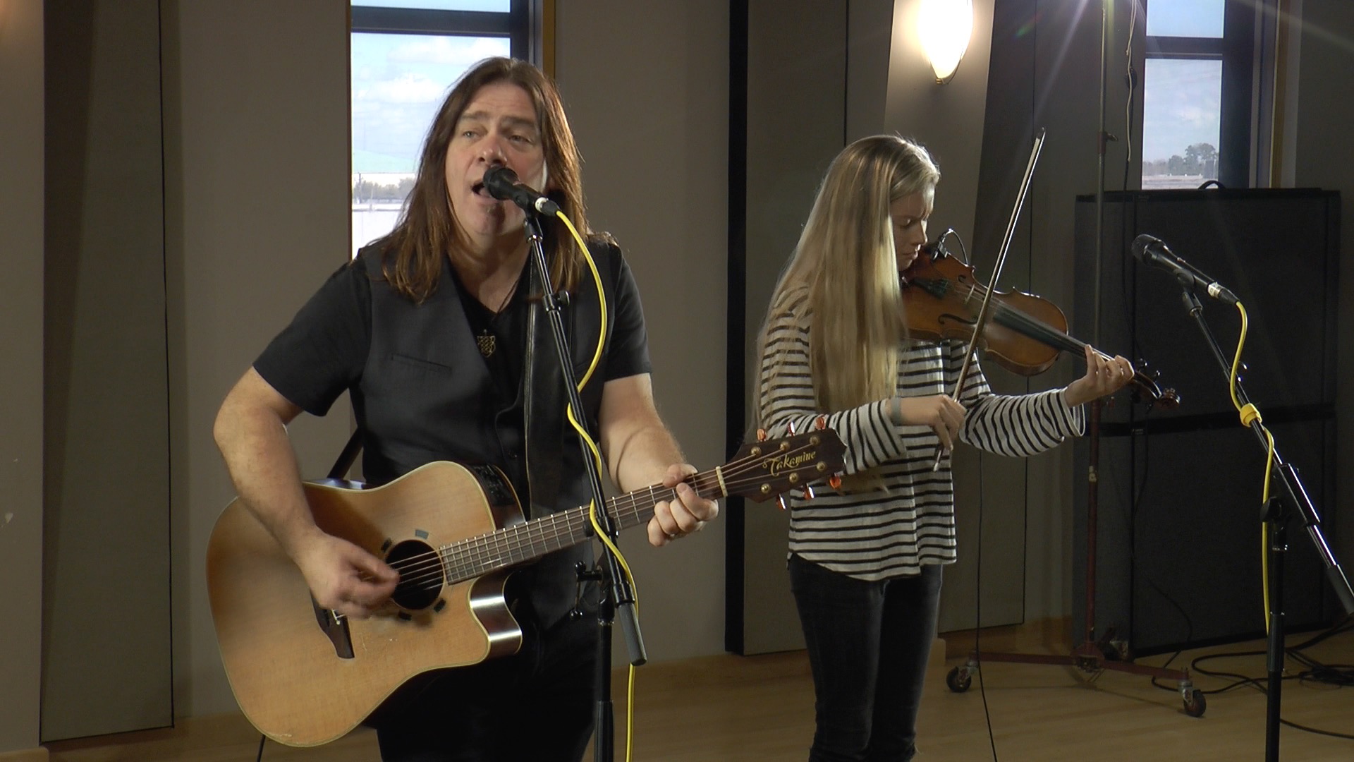 Alan Doyle and Kendel Carson perform in the Geary Studio
