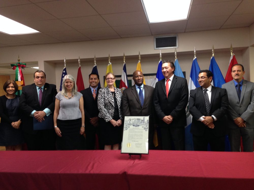 Latin American diplomats such as José Barillas, general consul of Guatemala and Óscar Rodríguez Cabrera, general consul of Mexico, as well as federal government officials such as Adrián Samaniego, director of the  Department of Labor's Wage and Hour Division District office located in Clear Lake and Rayford Irvin, district director of the Houston office for the U.S. Equal Employment Opportunity Commission, participated in the event that kicked off the 2016 edition of the Labor Rights Week in Houston.