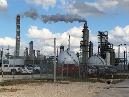 EPA considers rule changes for refineries