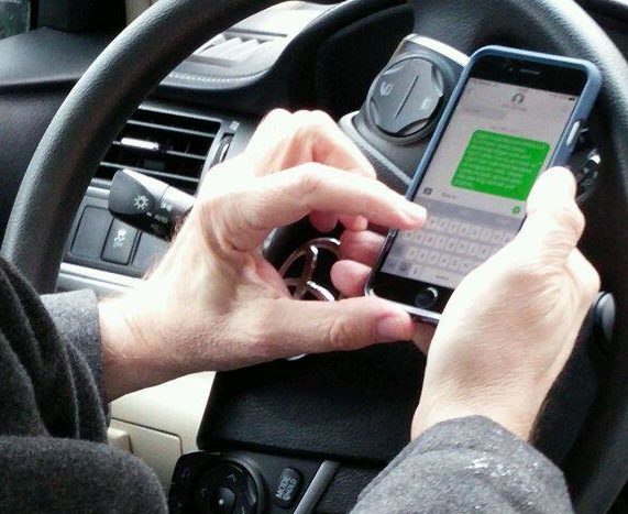 The Texas legislature will once again be looking into banning texting while driving.