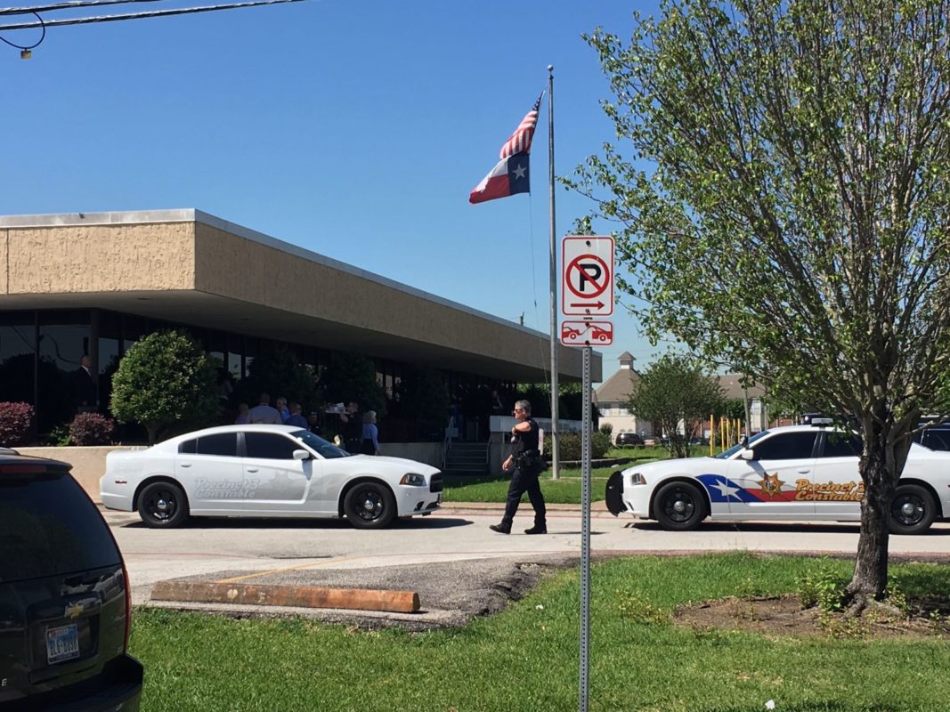 See Video Of Suspect Vehicle In Fatal Shooting Of Harris County Deputy ...