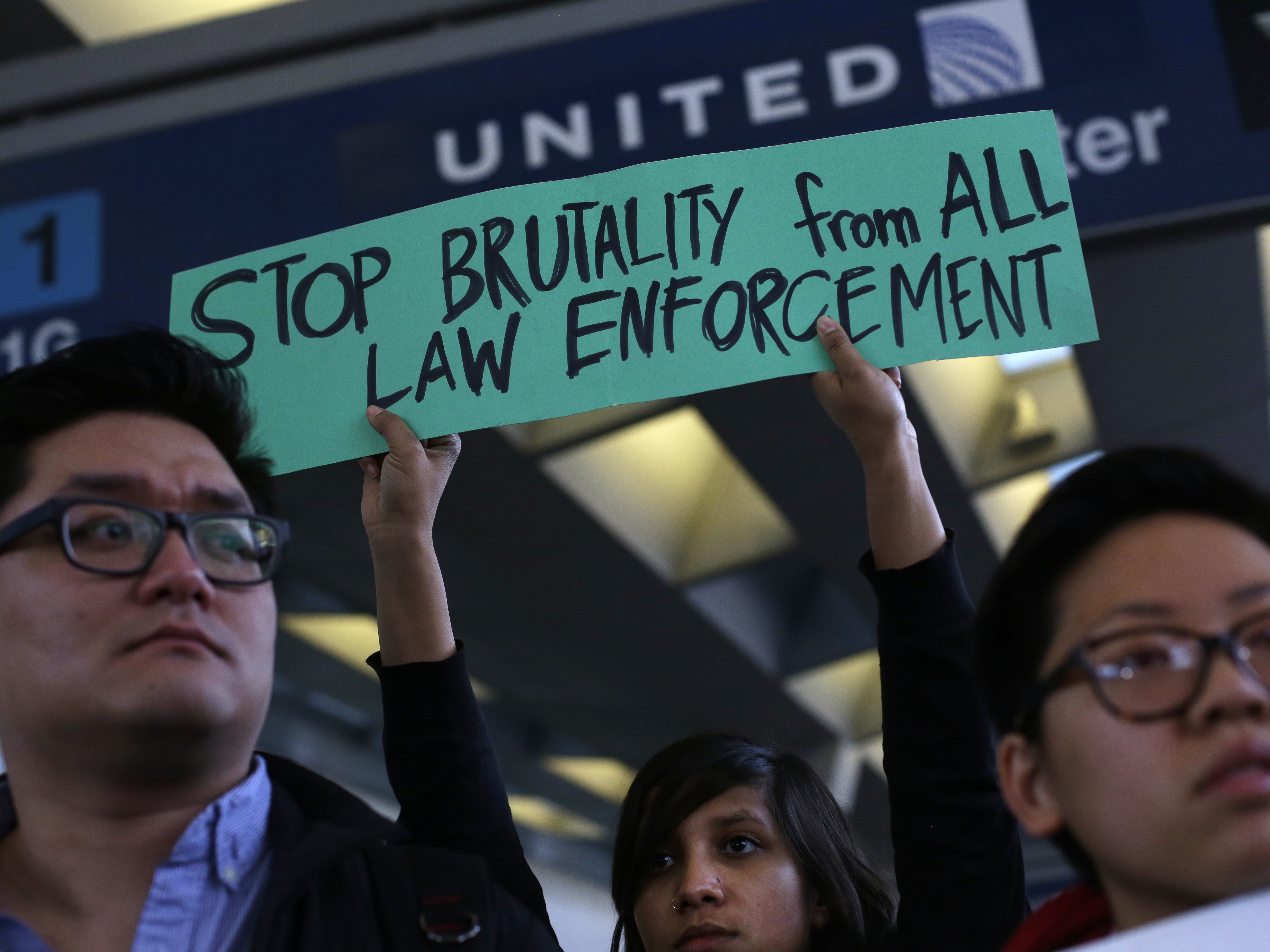 Demonstrators protest United Airlines at O'Hare International Airport on April 11, 2017 in Chicago, Illinois. (Photo: AFP/Getty Images, Joshua Lott)