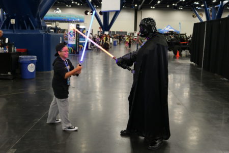 "Darth Vader" fights a fan at Comicpalooza 2016