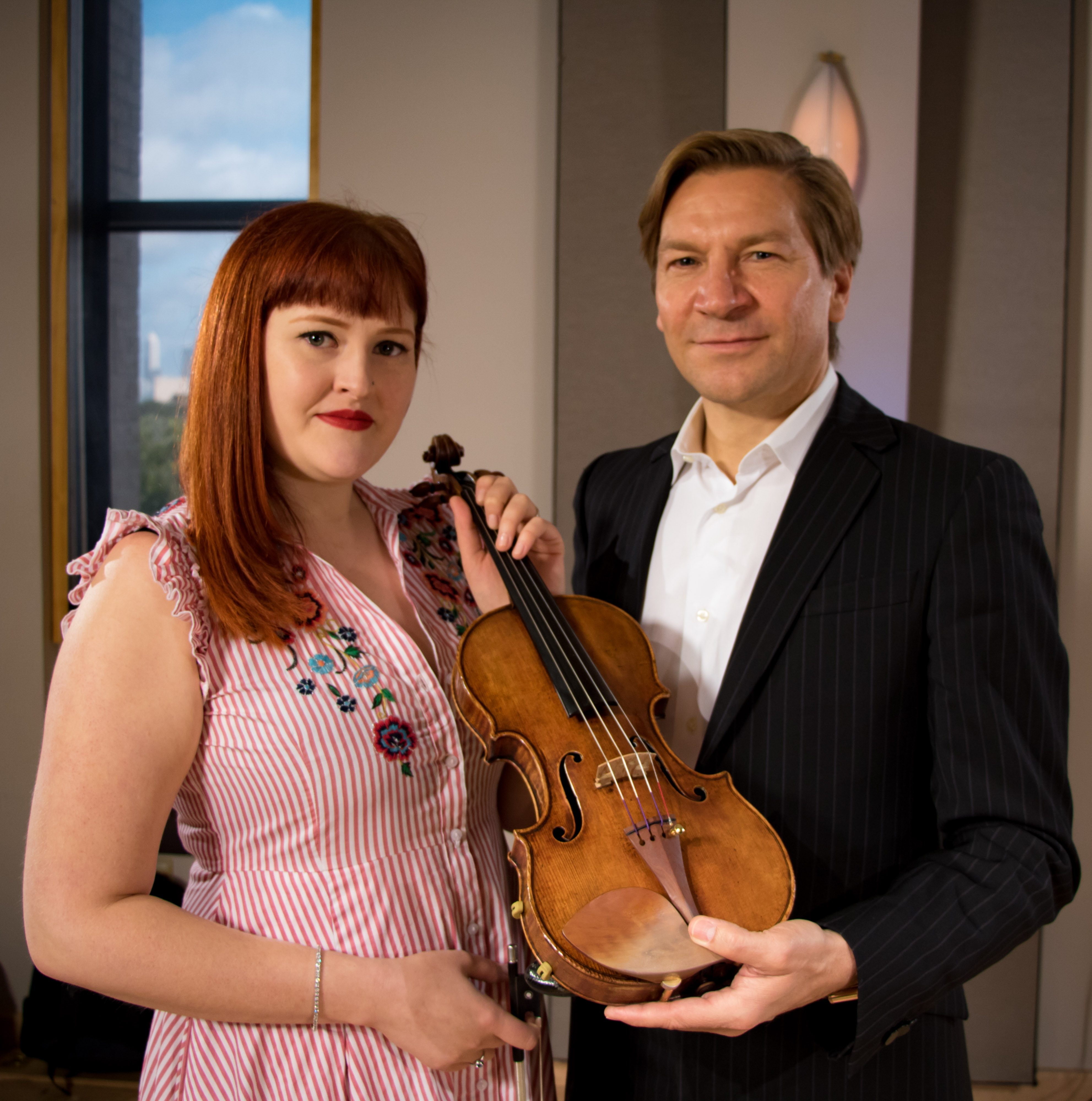 Video: Rare Expert And A Stradivarius Visit Studio – Houston Public Media