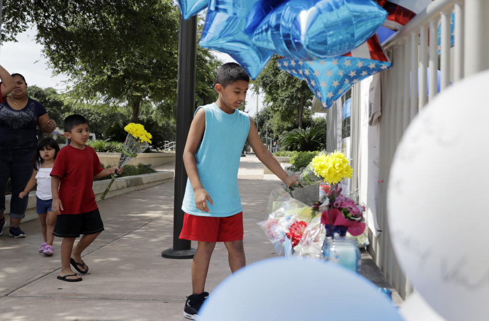 UPDATE: San Antonio Officer Dies Day After Being Shot In Head – Houston ...