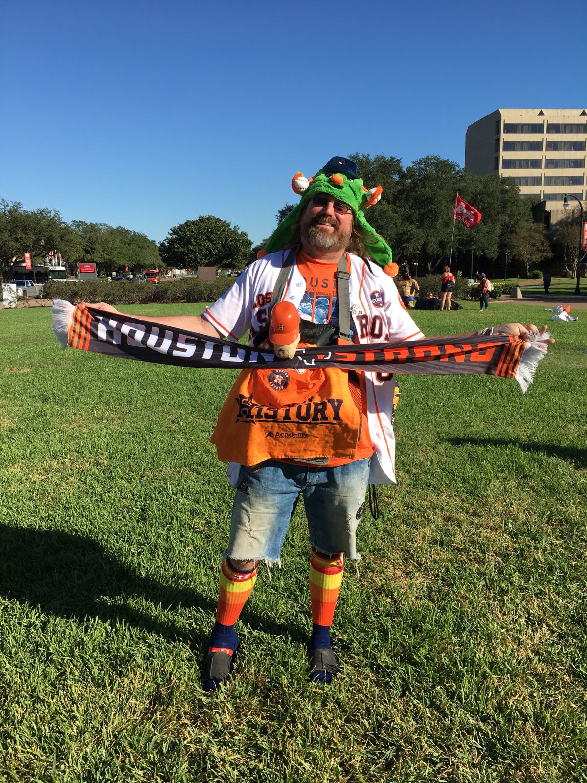 Ellen DeGeneres Gives Away Tickets, Rallies Astros Fans at The University  of Houston – Houston Public Media