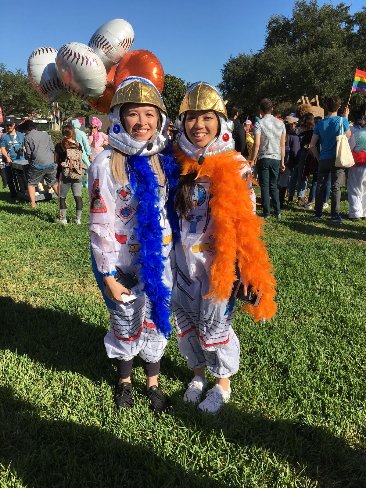 Ellen DeGeneres Gives Away Tickets, Rallies Astros Fans at The