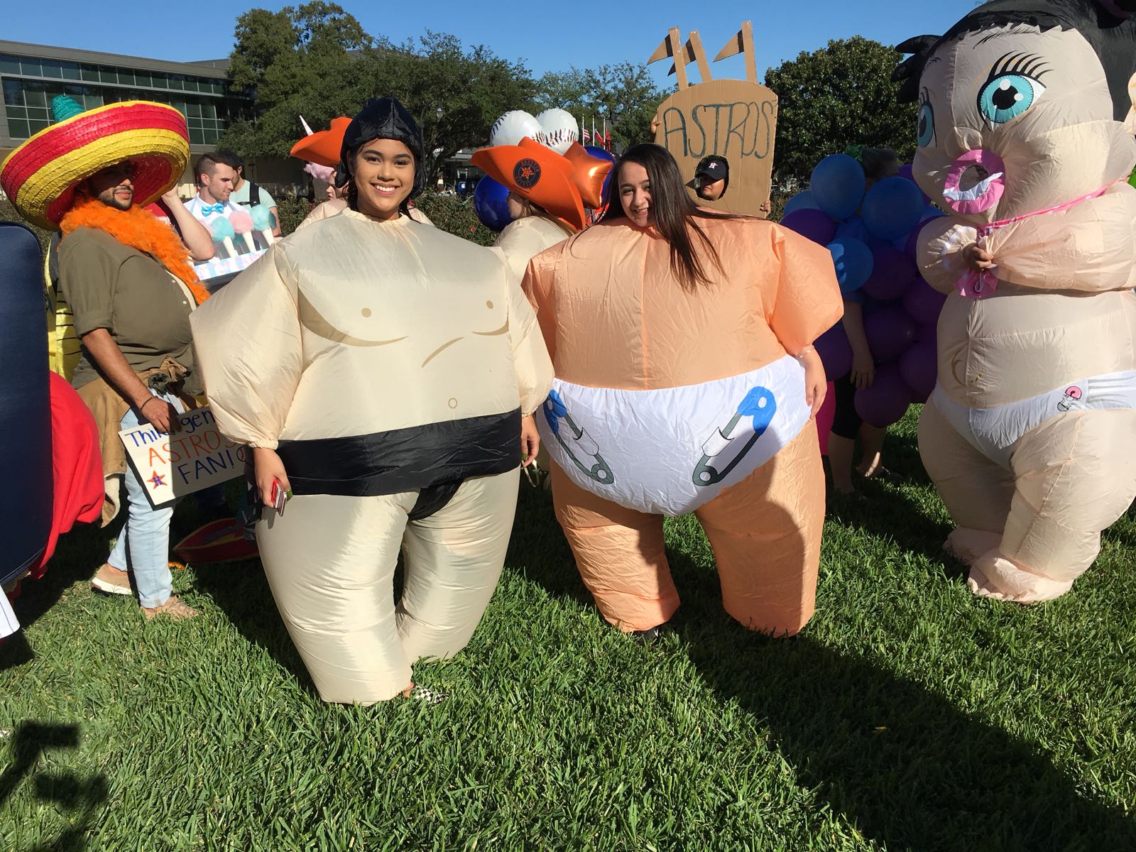 Ellen DeGeneres Gives Away Tickets, Rallies Astros Fans at The University  of Houston – Houston Public Media