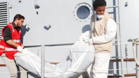 Boat sinks off Libya, killing at least 31