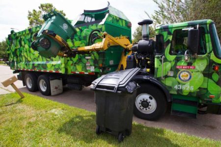 Houston City Council approved a 15-year recycling contract with Spanish company FCC.