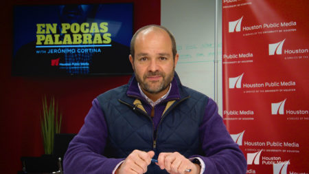 Jerónimo Cortina doing En Pocas Palabras on January 18th, 2018.