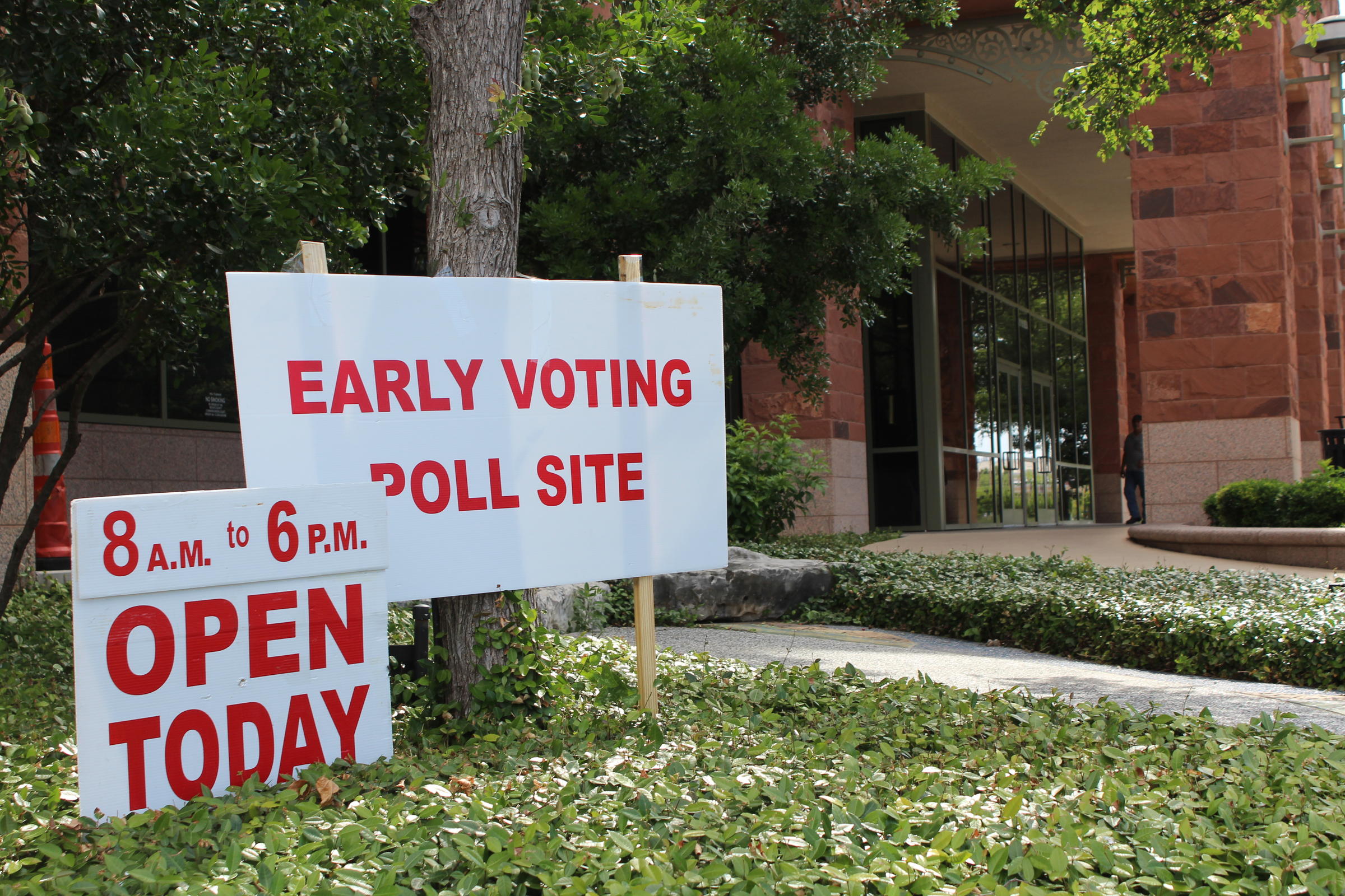 Party Politics, Texas Edition Ep. 46: Early Voting Numbers High for Democrats episode artwork