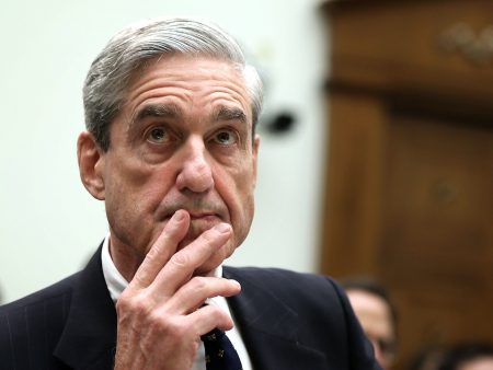 Republican senators are promoting an alternative to bipartisan legislation that would protect special counsel Mueller’s job a nonbinding resolution endorsing him.