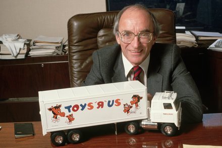 Charles P. Lazarus, the World War II veteran who founded Toy R Us, has died at age 94.