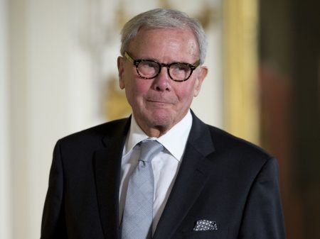 Journalist Tom Brokaw responded to the accusations: "The meetings were brief, cordial and appropriate, and despite Linda's allegations, I made no romantic overtures towards her at that time or any other."