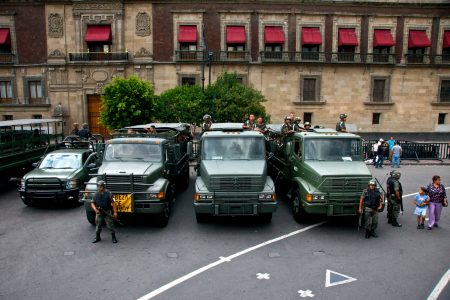 mexican-army-trucks-1