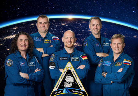 ISS Expedition 57 Group photo