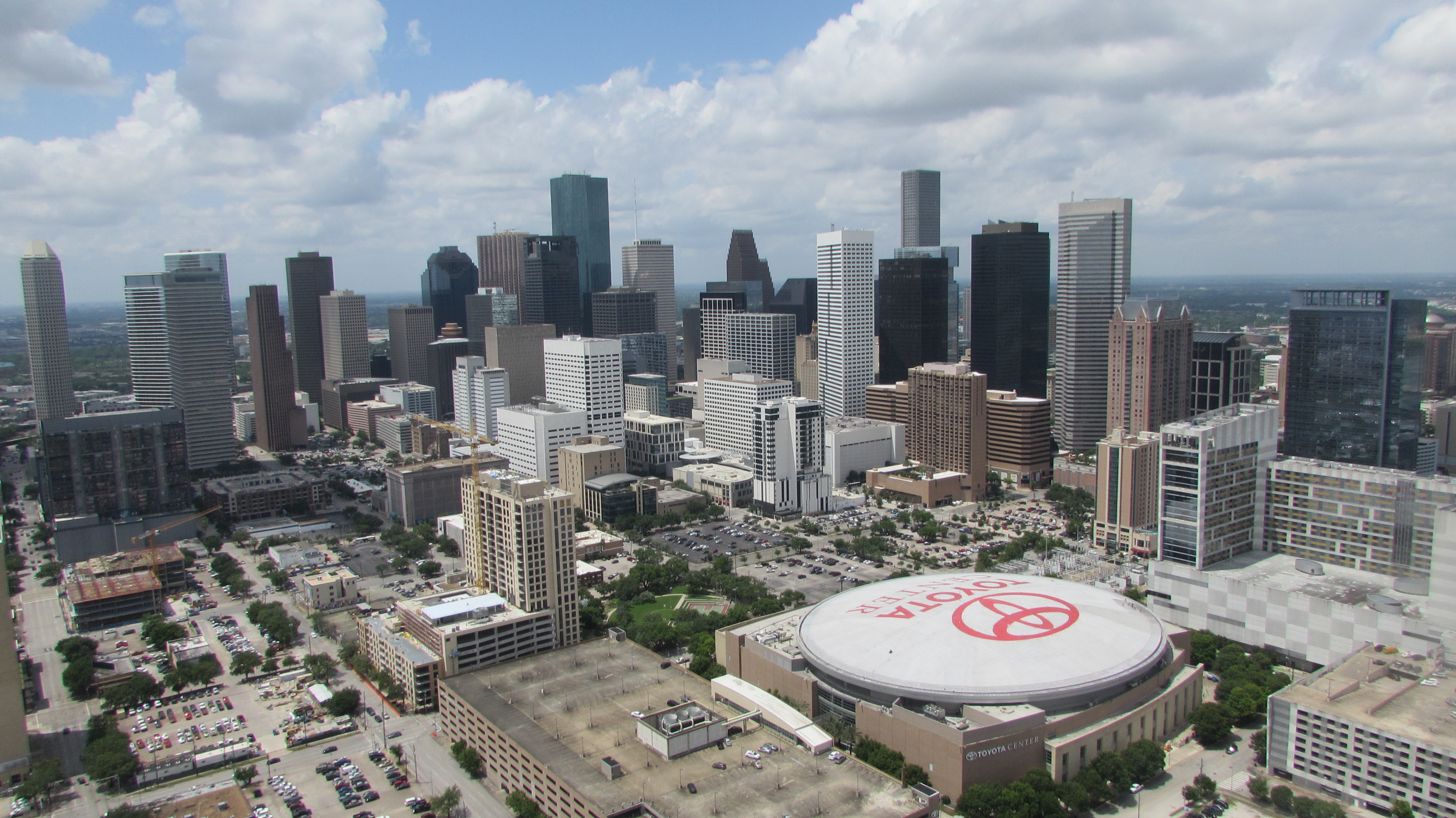 Сколько времени в хьюстоне. Техас, Хьюстон, Toyota Center. Хьюстон фото города 2020. Houston, Texas вид сверху. Хъюстон или Хьюстон.