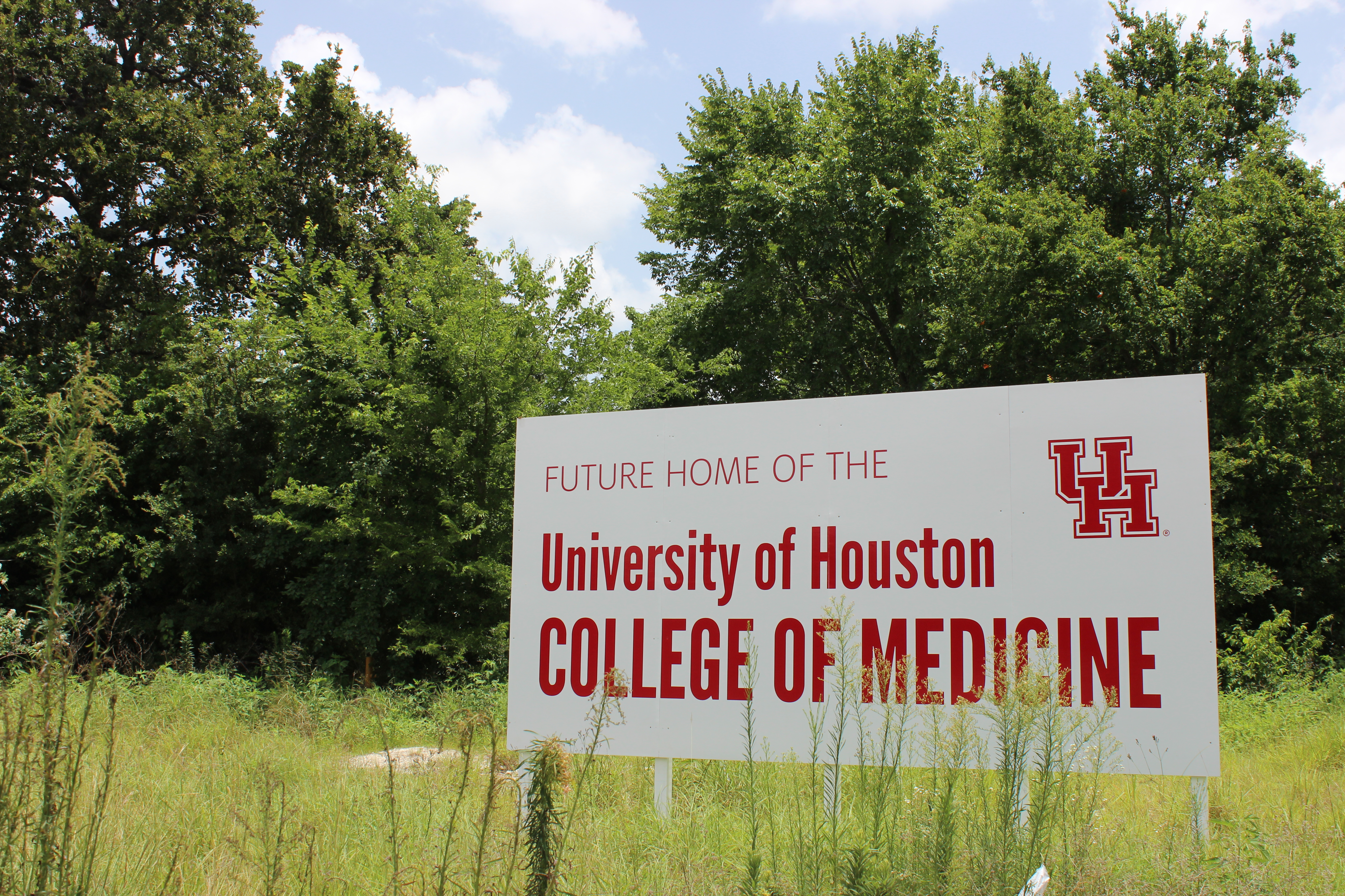 UH College of Medicine Faculty Physician Addresses Omicron Surge -  University of Houston