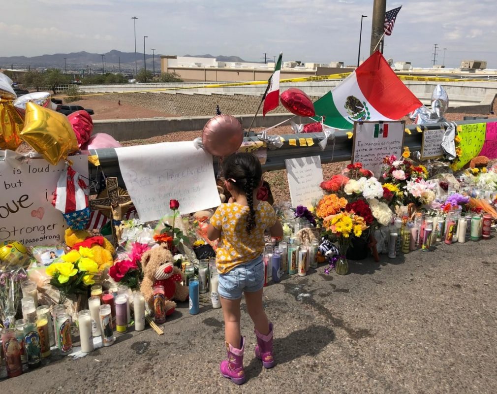 Gallery Scenes From A Growing Memorial To Those Killed In El Paso   Photo 1 1010x800 