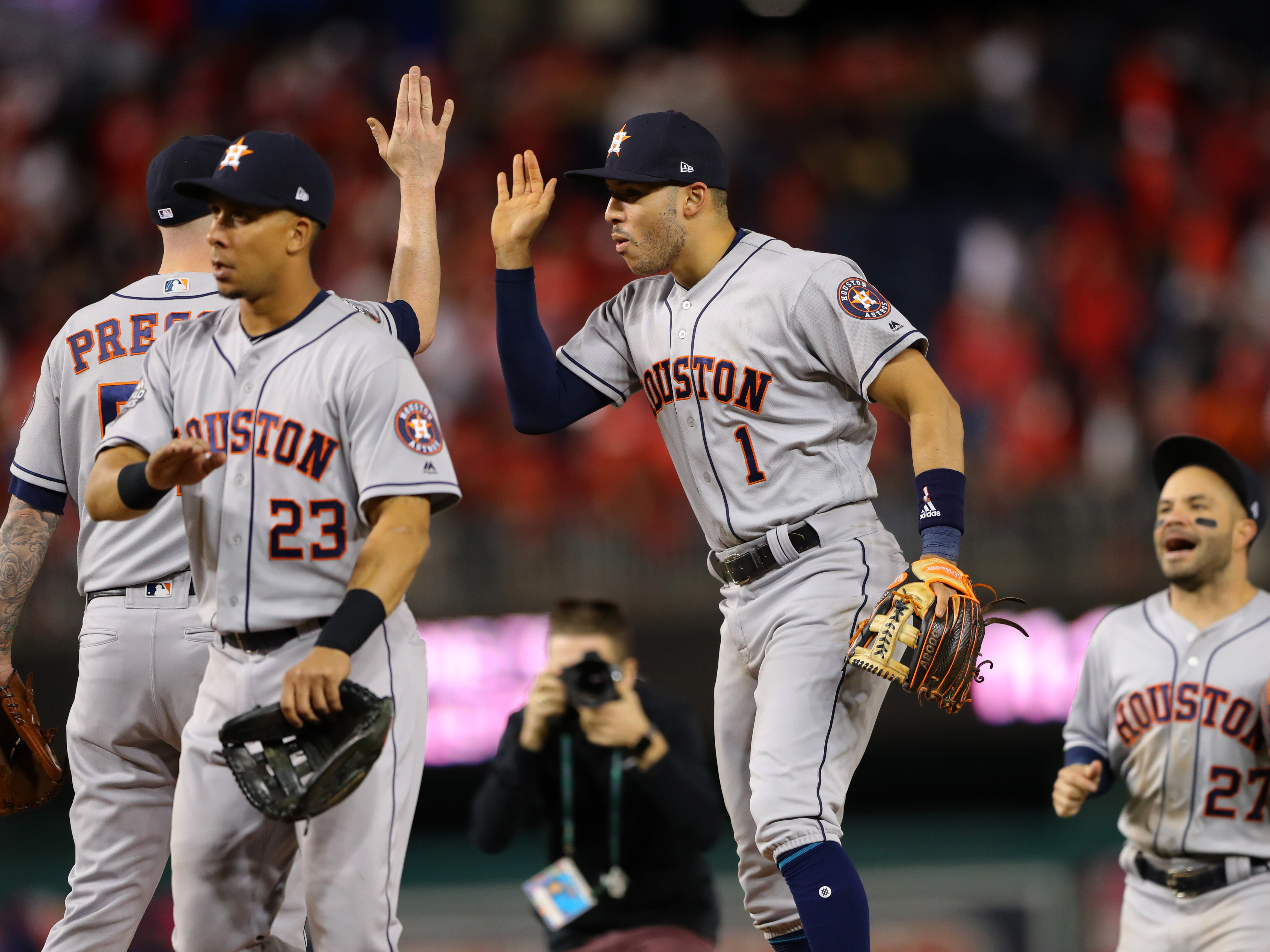 Astros' Jose Altuve wants to retire with team, play until age 40