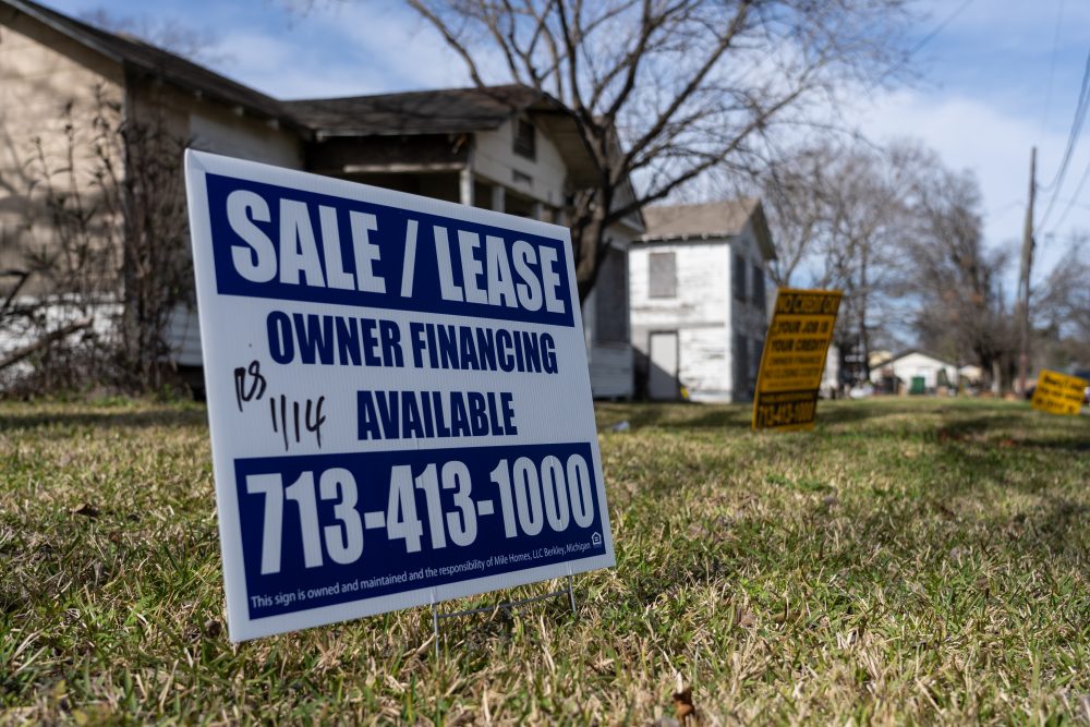 Several houses on Lavender Street have been abandoned after their owners died from cancer. Taken on Jan. 27, 2021.