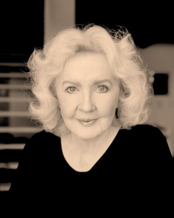 Hailed by the New York Times as "The Queen of Change," Julia Cameron is credited with starting a creativity movement in 1992 with her bestselling book, "The Artist's Way."