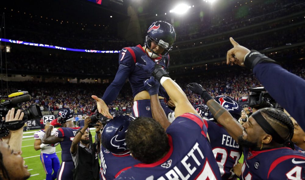 Houston Texans kicker Ka'imi Fairbairn's third FG of first half extends  Texans' lead to 16-0