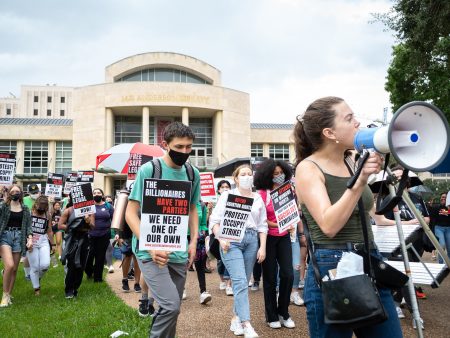 Students protest against Senate Bill 8 at the University of Houston on Sept. 30, 2021.