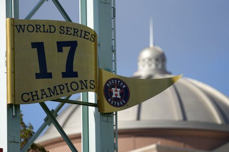 Houston Astros to sell gold-trimmed gear to commemorate 2022 World
