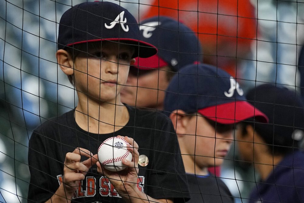 Braves players visit Montgomery to meet fans