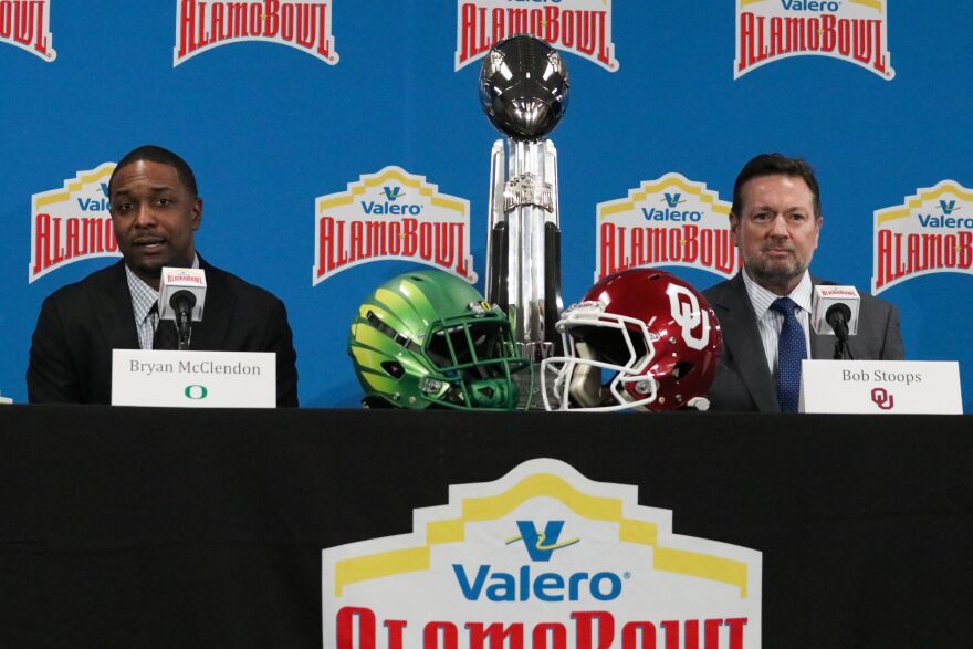 Oklahoma and Oregon meet in Alamo Bowl with interim coaches - OPB