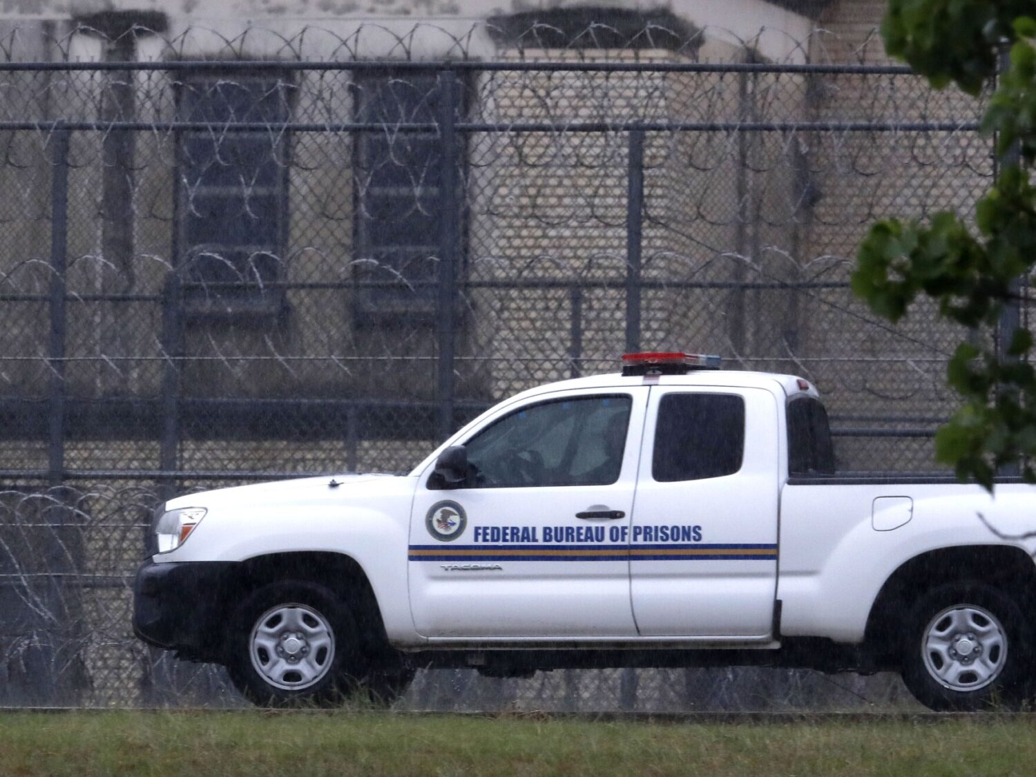 Seven alleged members of prison gangs charged in Beaumont