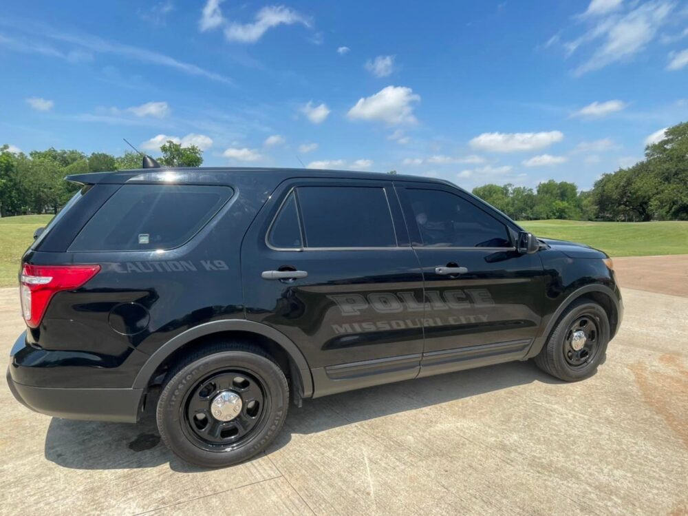Read more about the article Missouri City police officer crashes into car, killing mother and son – Houston Public Media