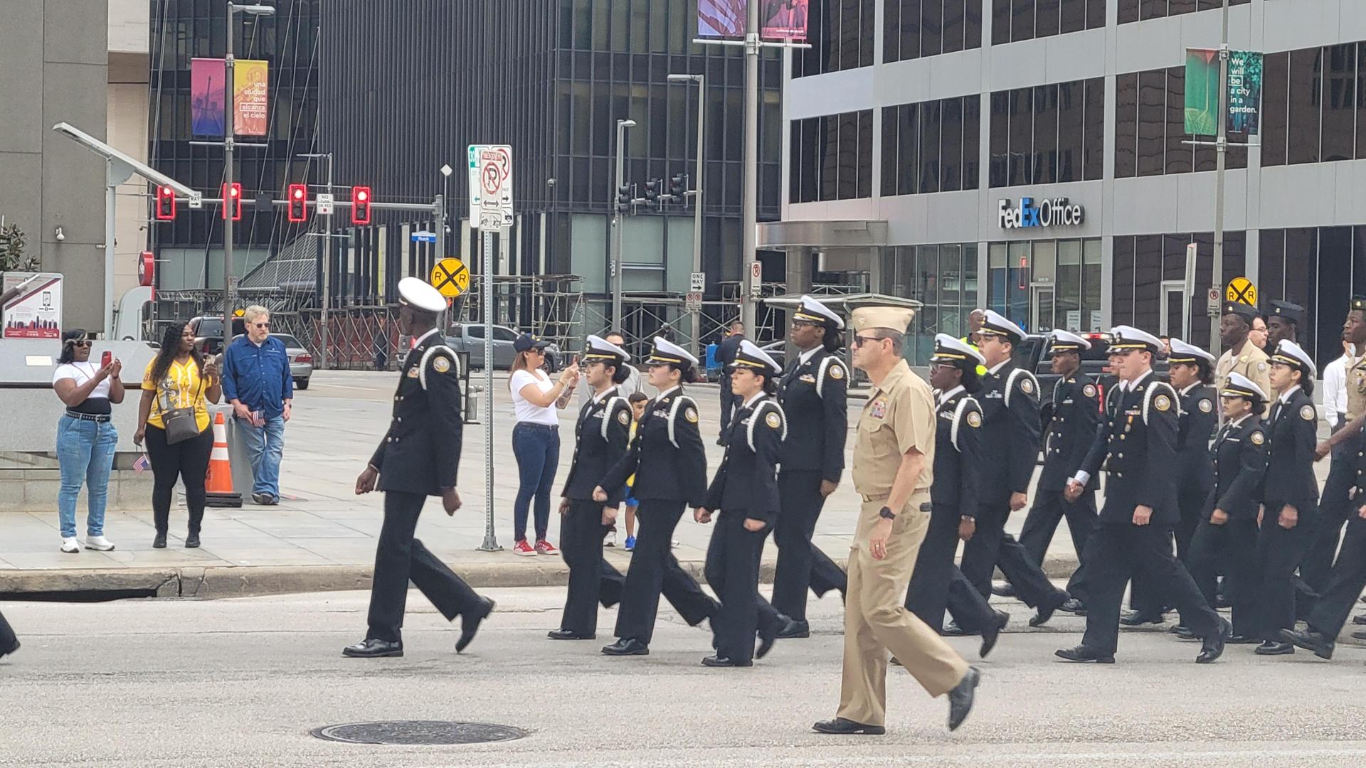Houston Veterans Day parade, ceremony set for Friday morning in downtown –  Houston Public Media