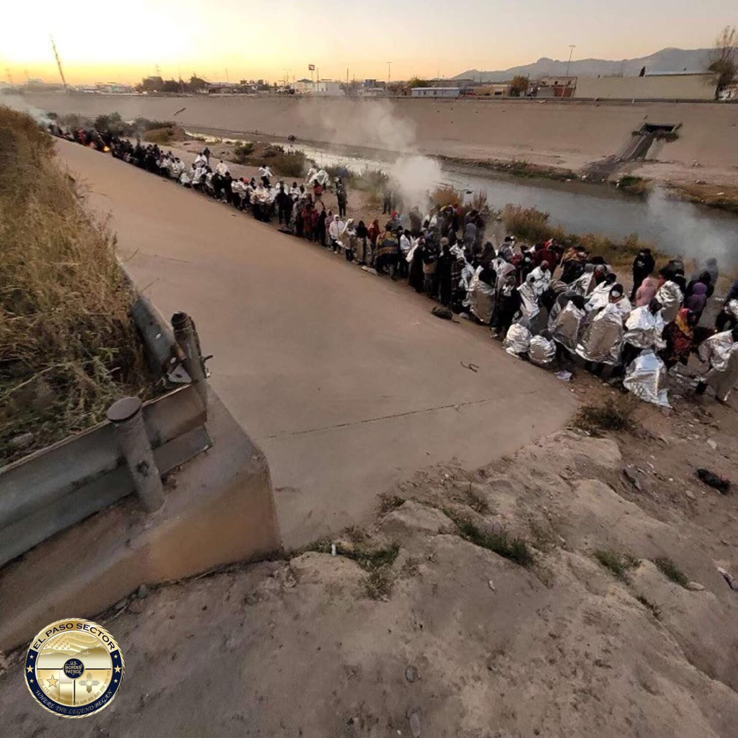 Thousands of migrants crossed into El Paso from Mexico over the weekend ...