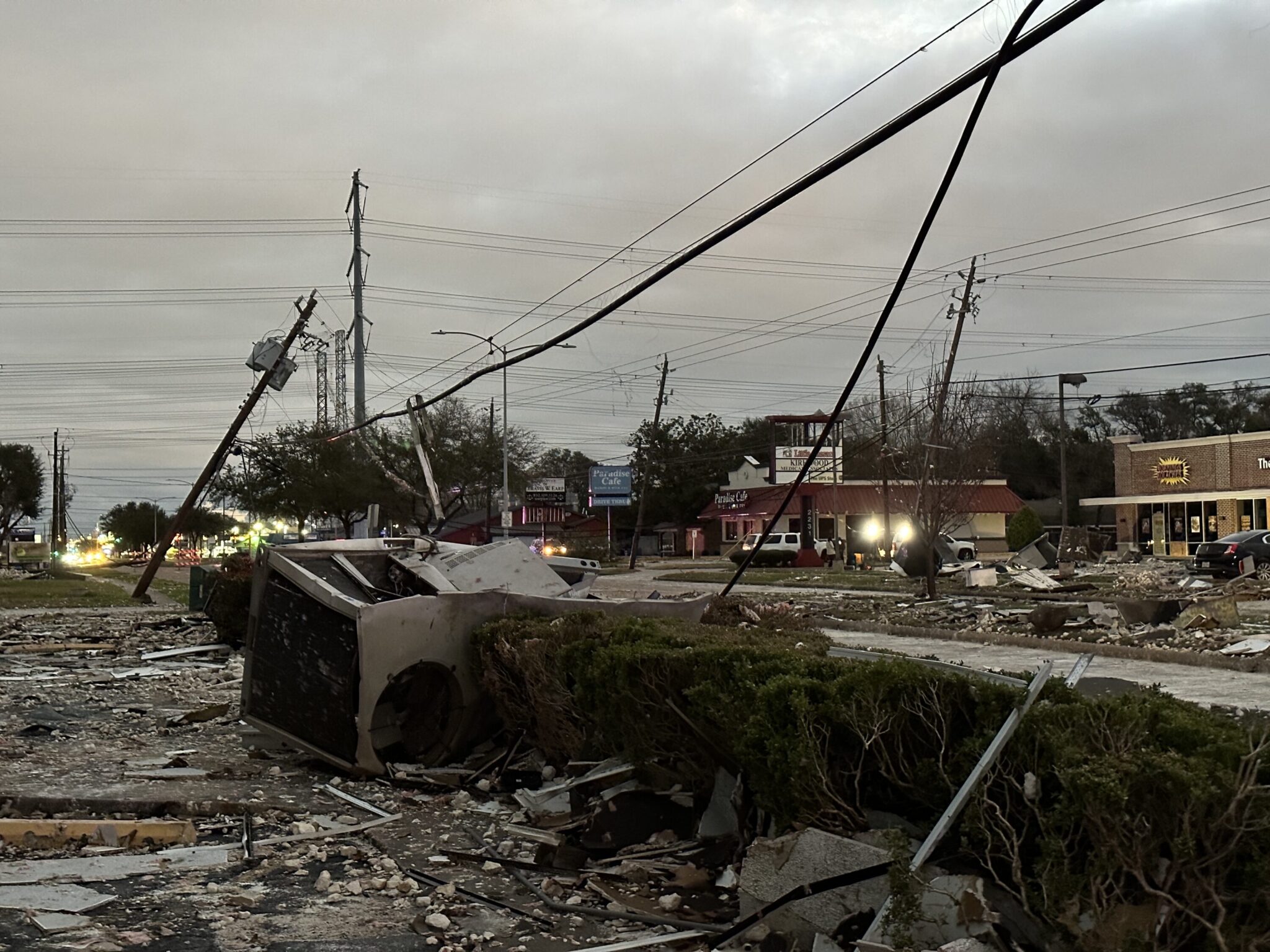 Thousands still without power as recovery continues in Deer Park after ...