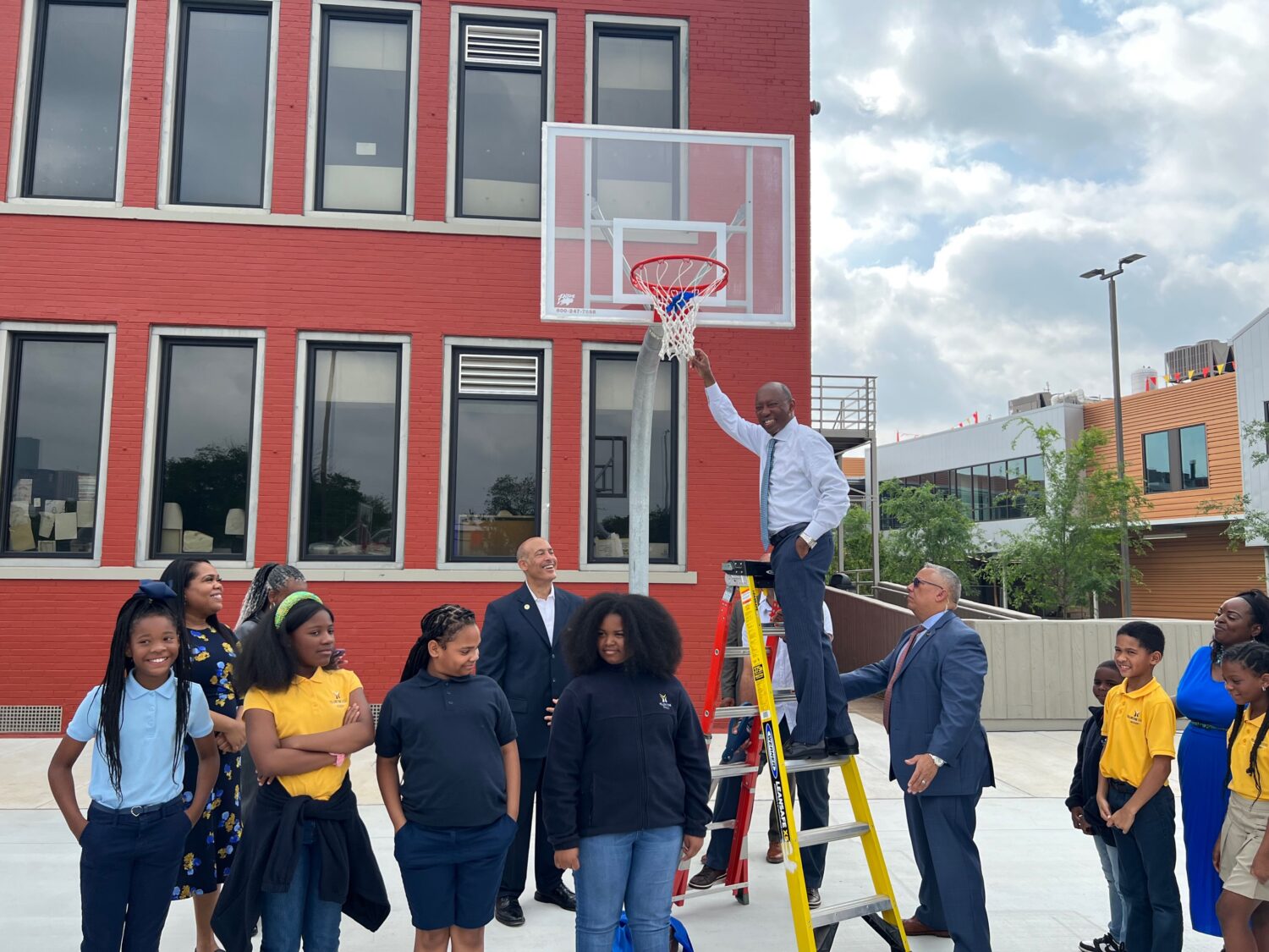 Yellowstone Schools' newly renovated campus brings more benefits to students, Third Ward residents – Houston Public Media - Vimarsana News