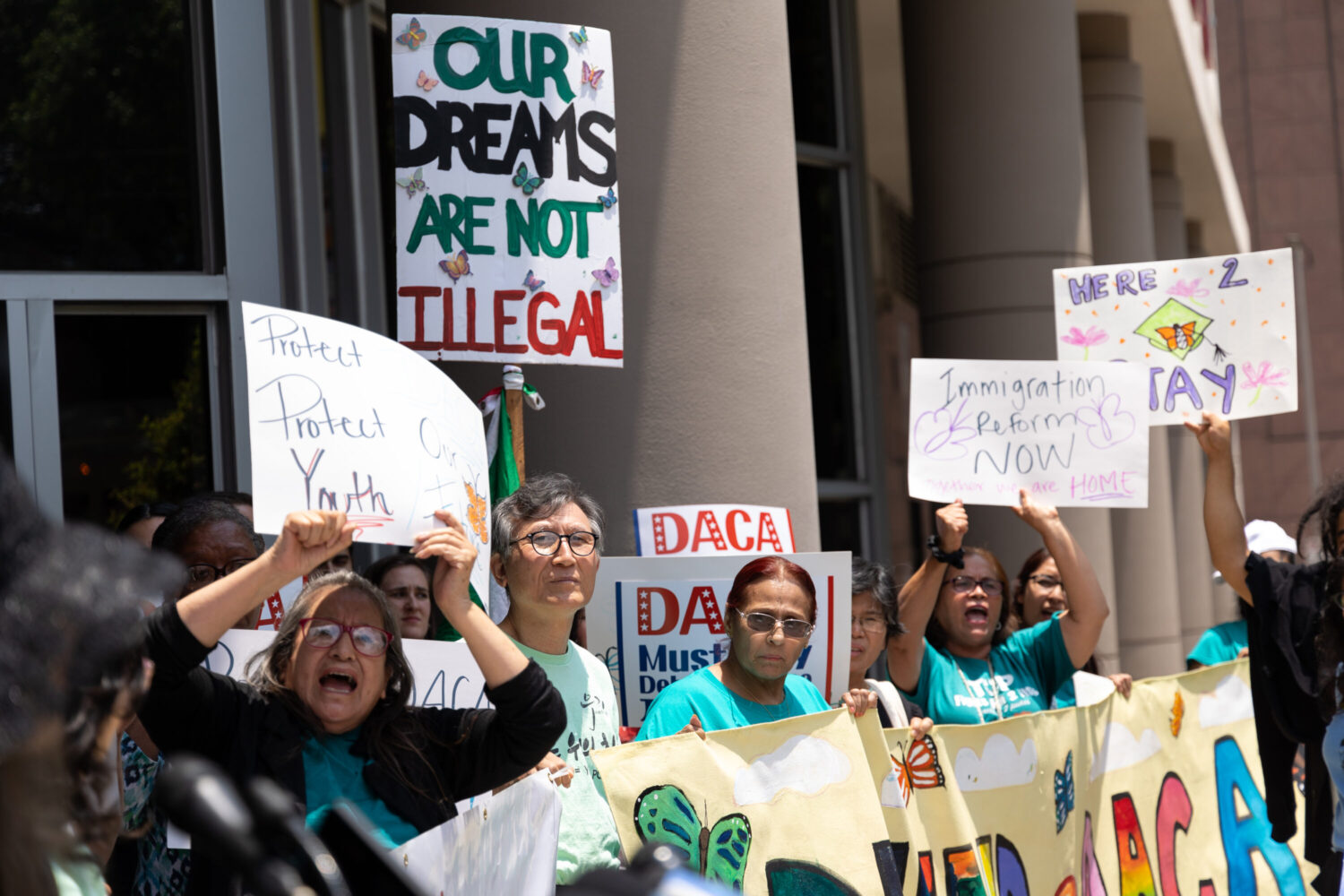 The Latest on the DACA Hearings and Immigration in the U.S. – Houston Public Media - Vimarsana News