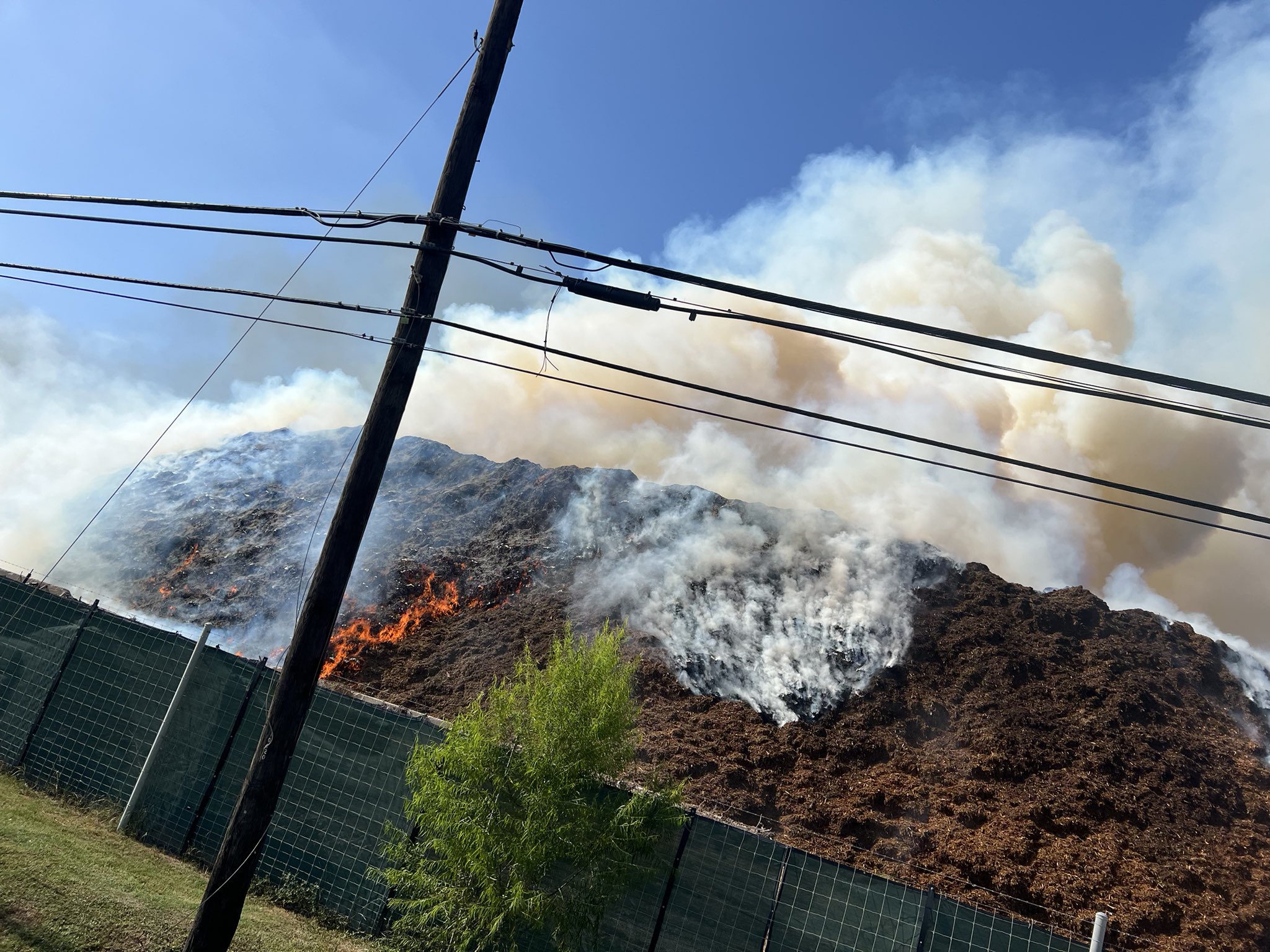 Health department monitoring air quality near site of mulch fire in ...