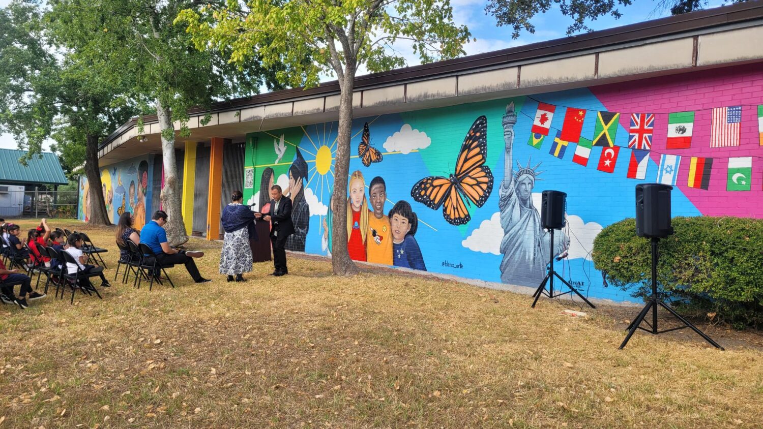A Educação é Rei Mural No Jardim De John H Reagan Elementary