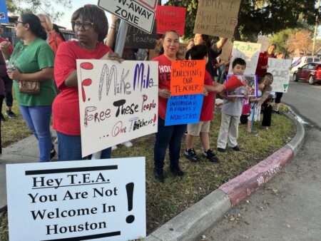 Parents protest at Cage Elementary amid sweeping changes at HISD.