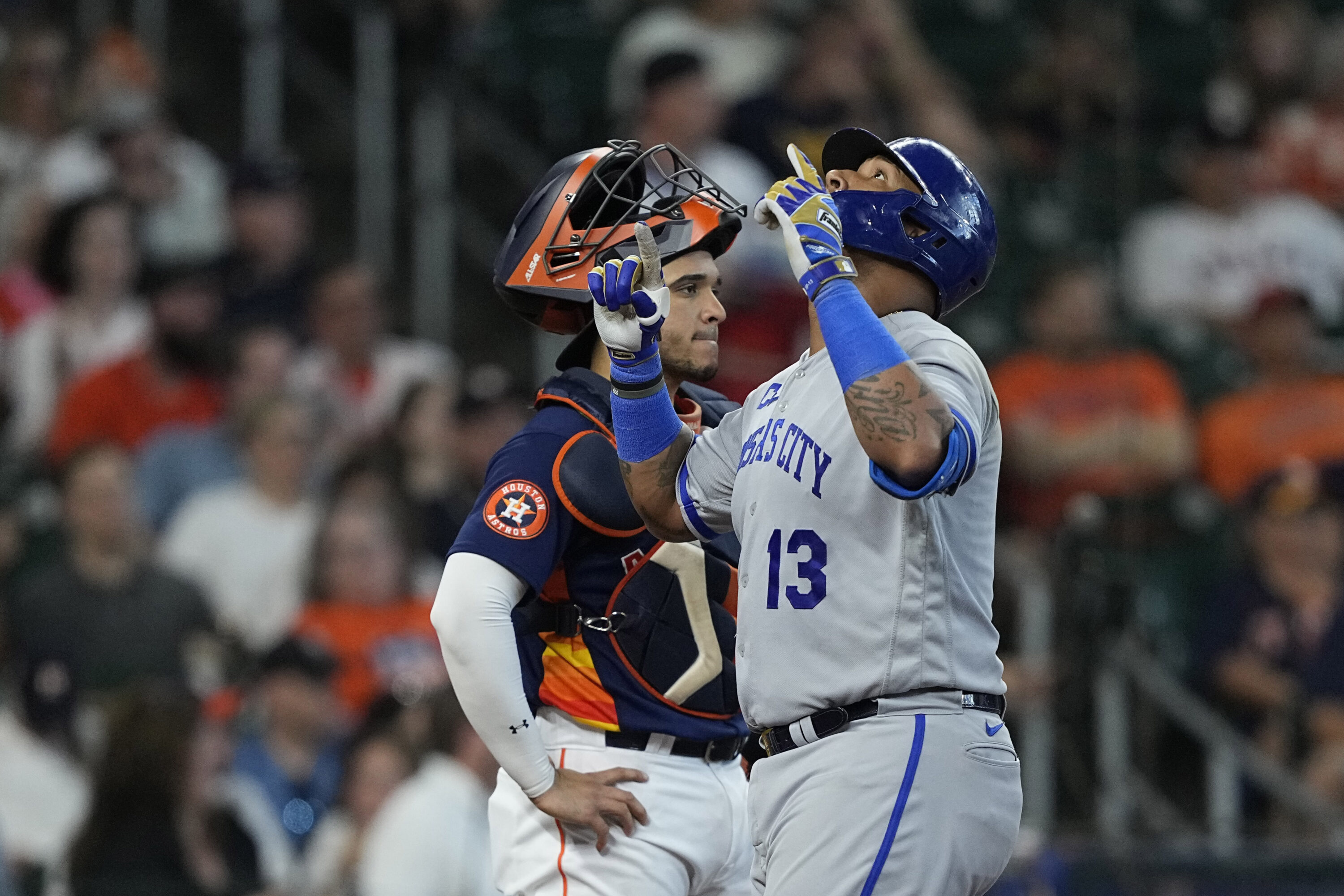 Astros slump continues with sweep by Royals; Houston clinging to final wild card spot