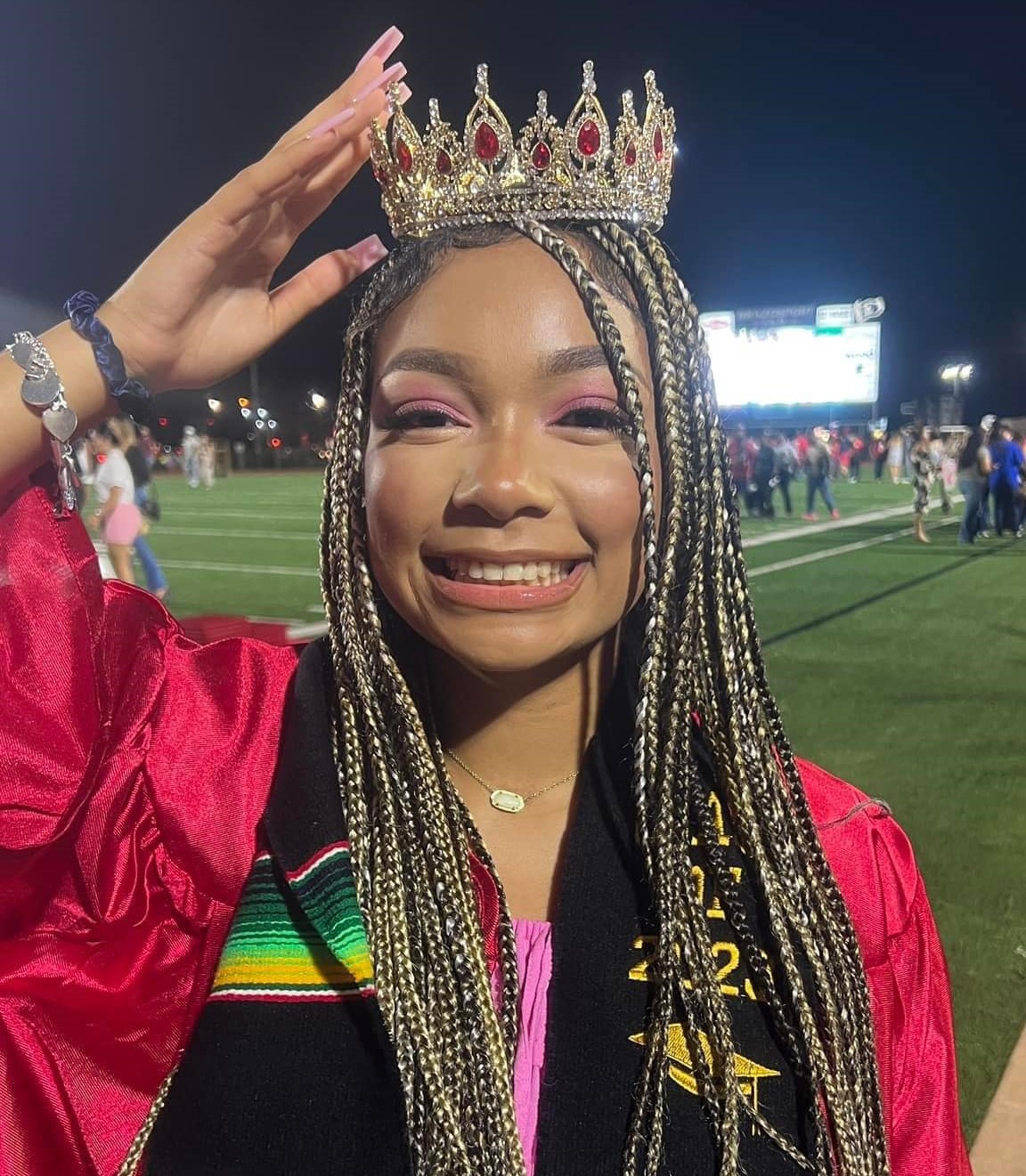 Brazosport homecoming queen snubbed from upcoming ceremony after wearing  Mexican heritage sash during May graduation – Houston Public Media