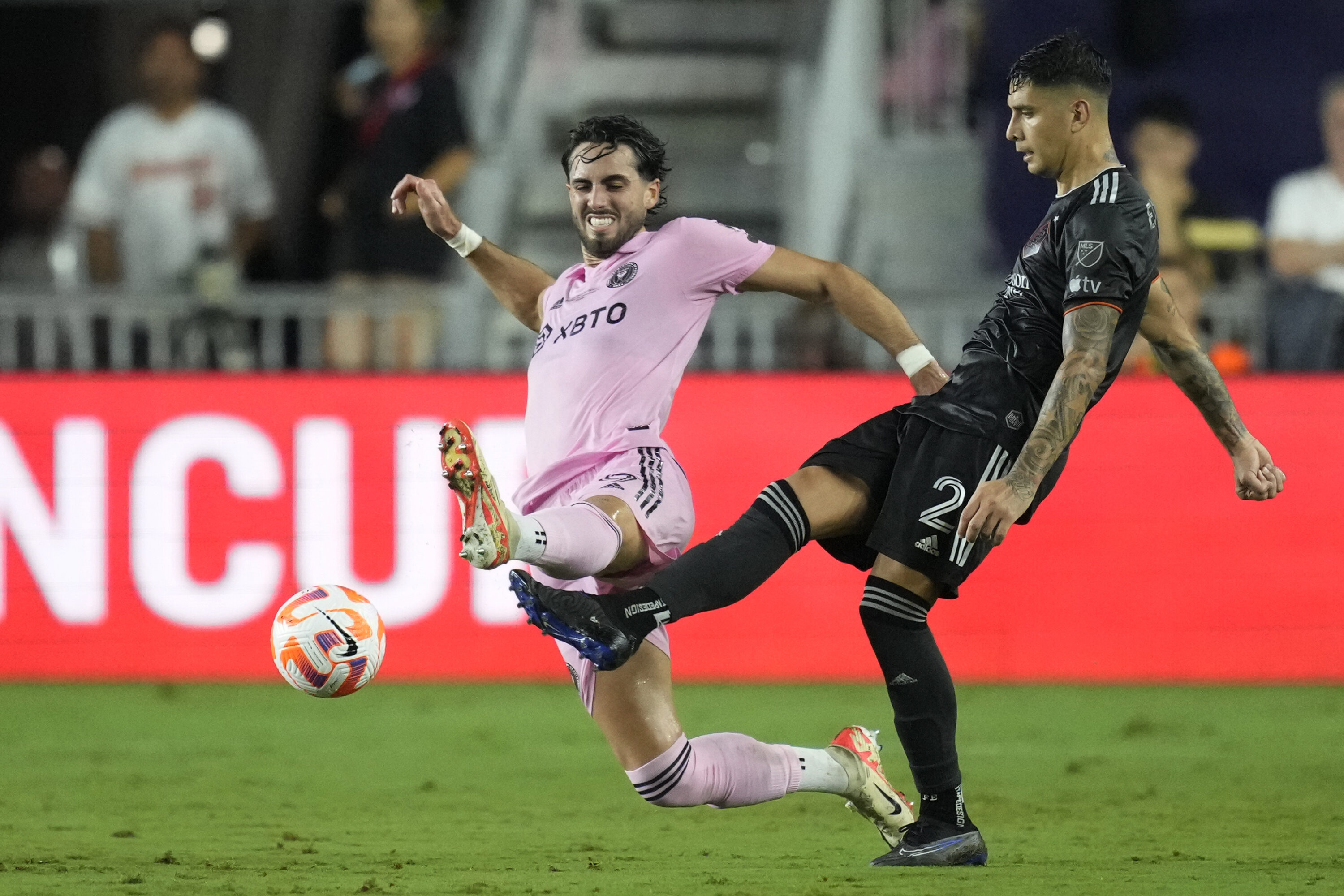 How Lionel Messi scored two goals to lift Inter Miami past Orlando City in  Leagues Cup match - The Athletic