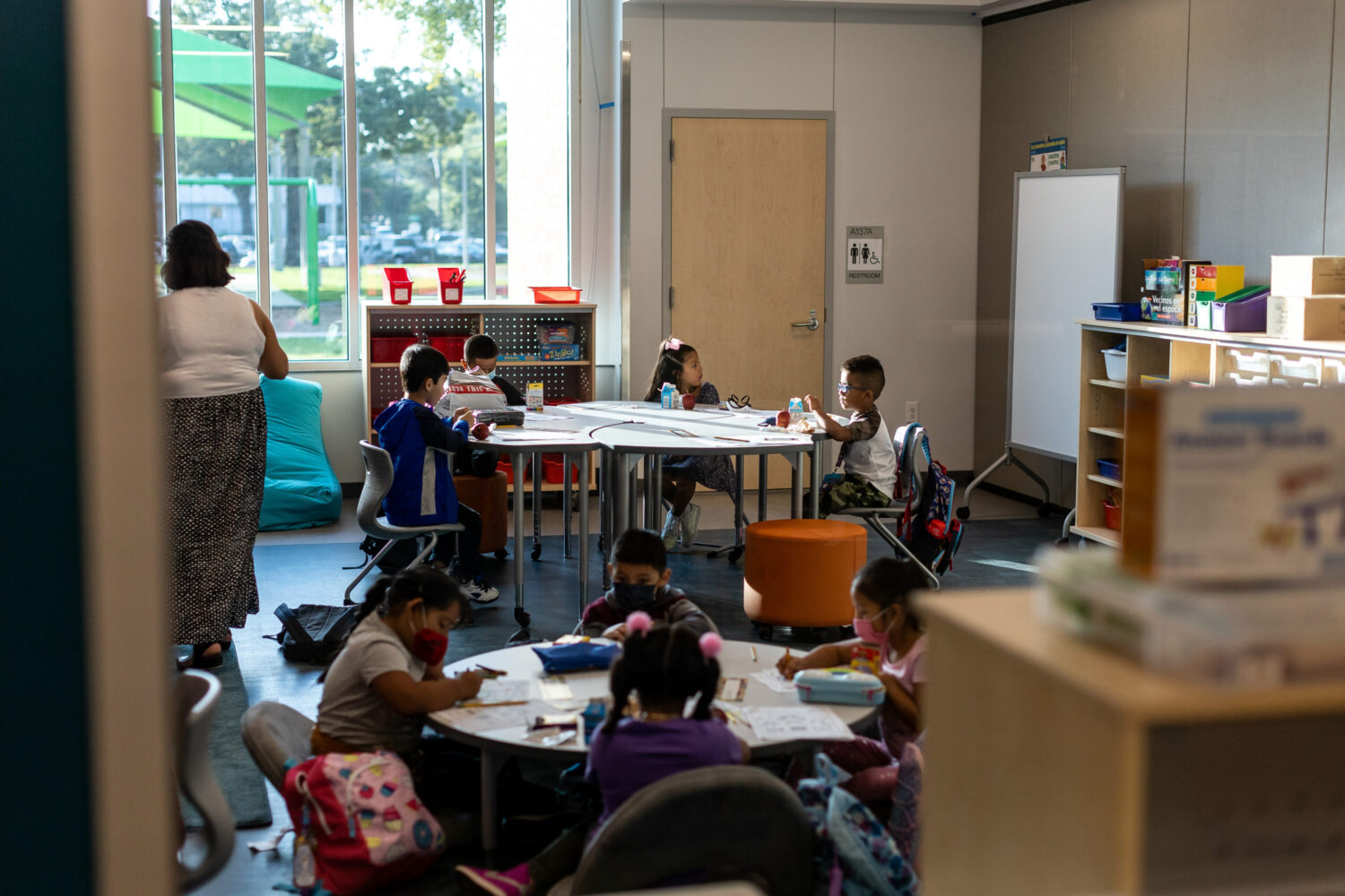 Texas teachers are struggling financially. The school voucher war ...